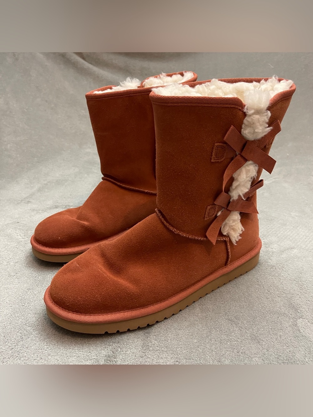 Koolaburra BY Ugg Victoria Short Rust Red Suede Sheepskin Bow Women 10 Boots